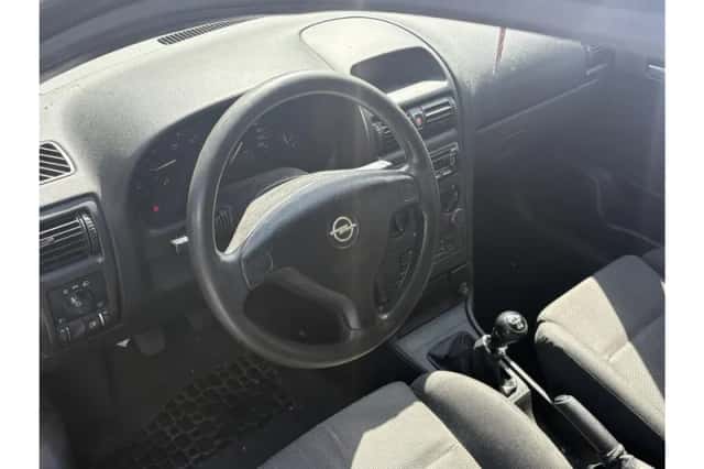 Opel Astra (2000) thumbnail 2