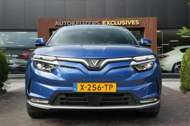 VinFast VF8 Plus (2024) thumbnail 3