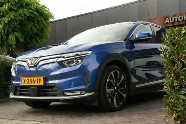 VinFast VF8 Plus (2024) thumbnail 5