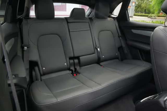 VinFast VF8 Plus (2024) thumbnail 6