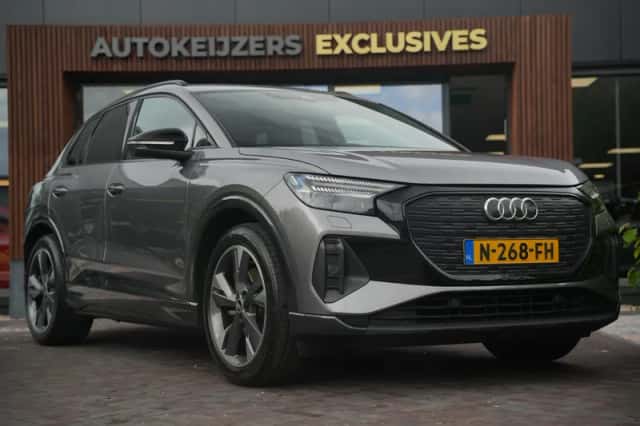 Audi Q4 e-tron (2021) thumbnail 1