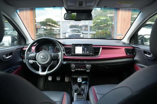Kia Rio (2017) thumbnail 2