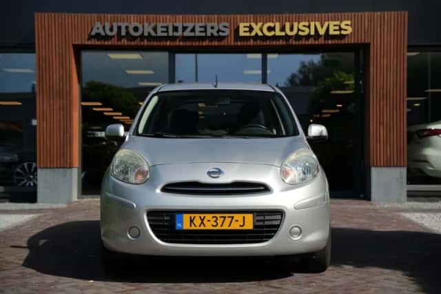 Nissan Micra (2011) thumbnail 3