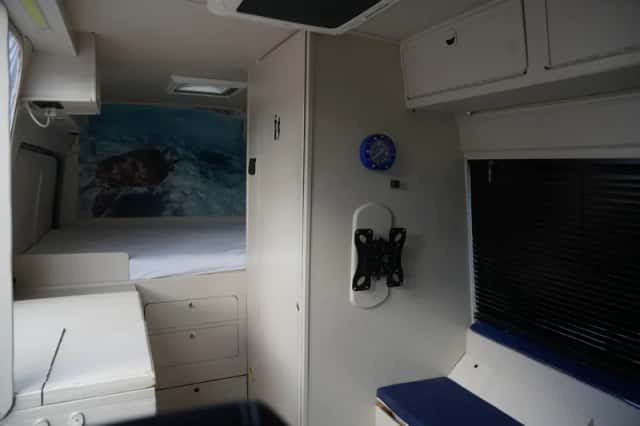 Volkswagen Crafter (2010) thumbnail 2