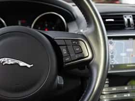 Jaguar F-Pace (2017) thumbnail 19