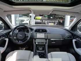 Jaguar F-Pace (2017) thumbnail 9