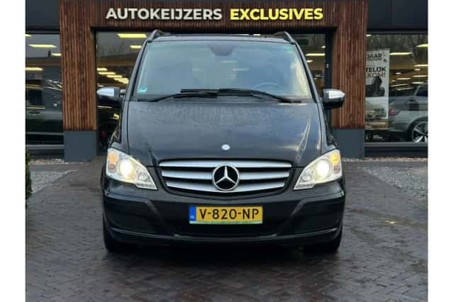 Mercedes-Benz Viano (2013) thumbnail 2