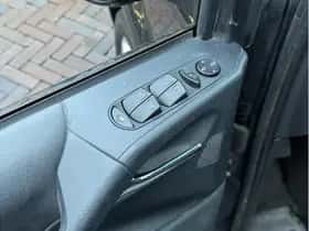 Mercedes-Benz Viano (2013) thumbnail 21