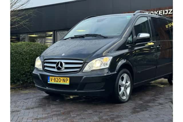 Mercedes-Benz Viano (2013) thumbnail 4