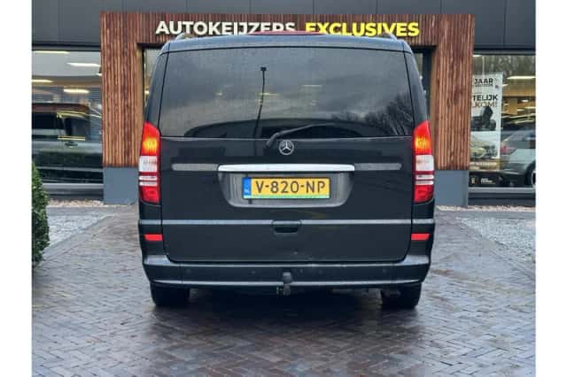 Mercedes-Benz Viano (2013) thumbnail 5