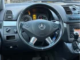 Mercedes-Benz Viano (2013) thumbnail 8