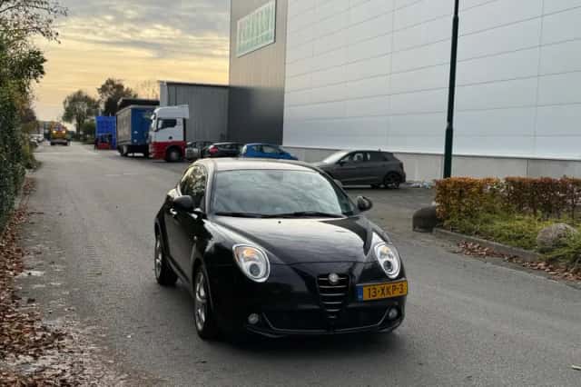 Alfa Romeo Mito (2011) thumbnail 3