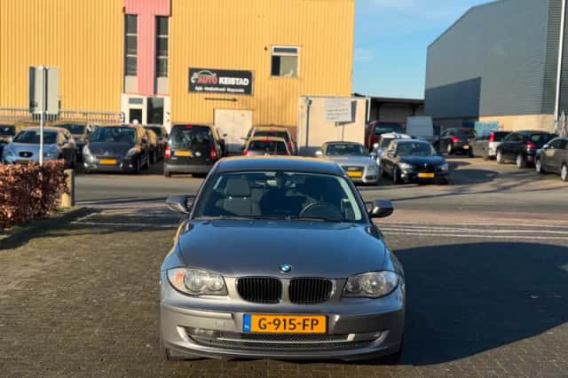 BMW 1-Serie (2010) thumbnail 2
