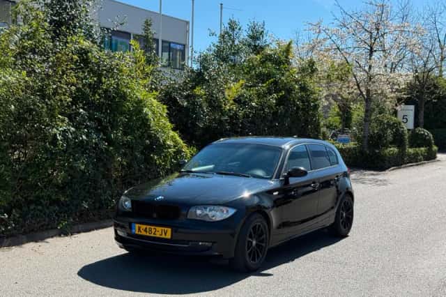 BMW 1-Serie (2008) thumbnail 1