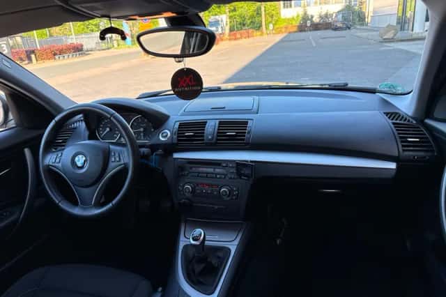 BMW 1-Serie (2011) thumbnail 4