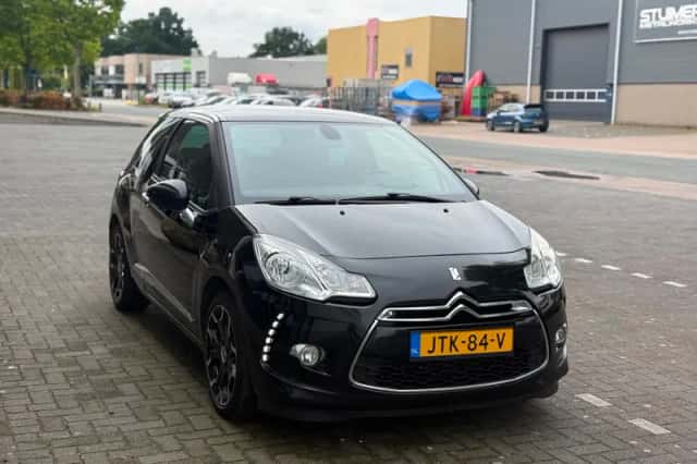 Citroën DS3 (2013) thumbnail 3