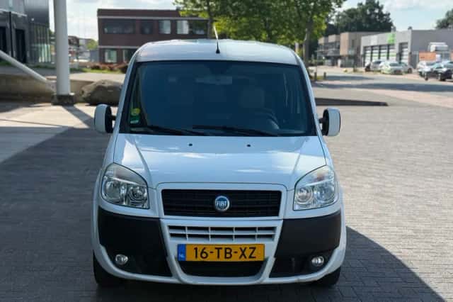 Fiat Doblò (2006) thumbnail 2