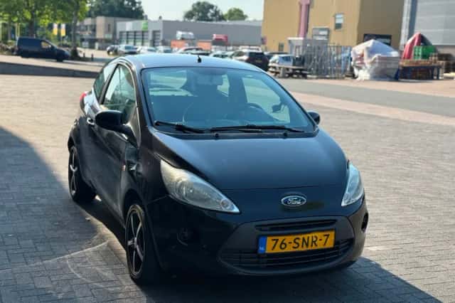 Ford Ka (2011) thumbnail 3