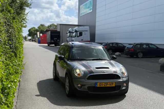 MINI Clubman (2008) thumbnail 3