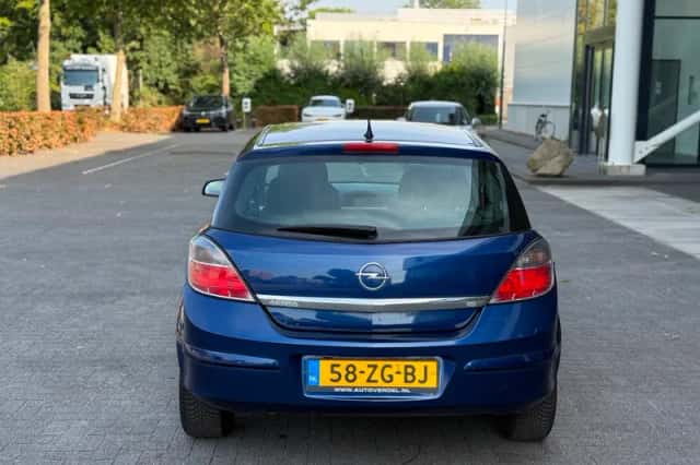 Opel Astra (2008) thumbnail 5