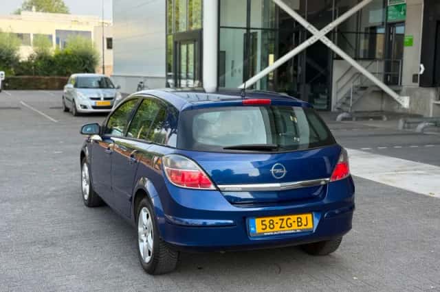 Opel Astra (2008) thumbnail 6