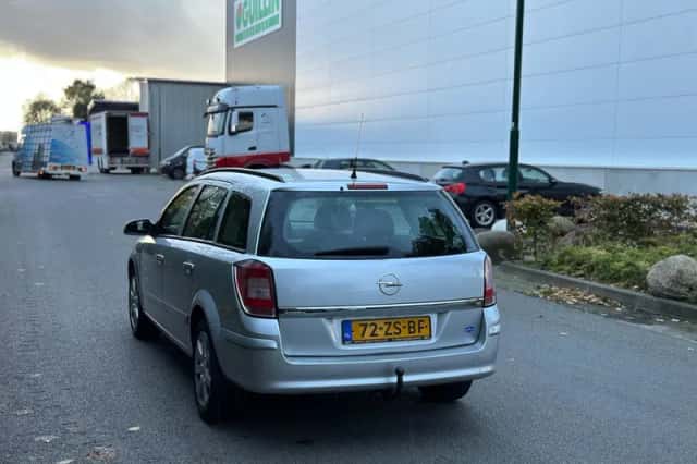 Opel Astra (2008) thumbnail 6