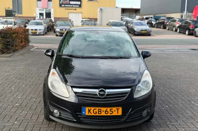 Opel Corsa (2008) thumbnail 2