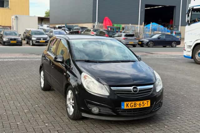 Opel Corsa (2008) thumbnail 3