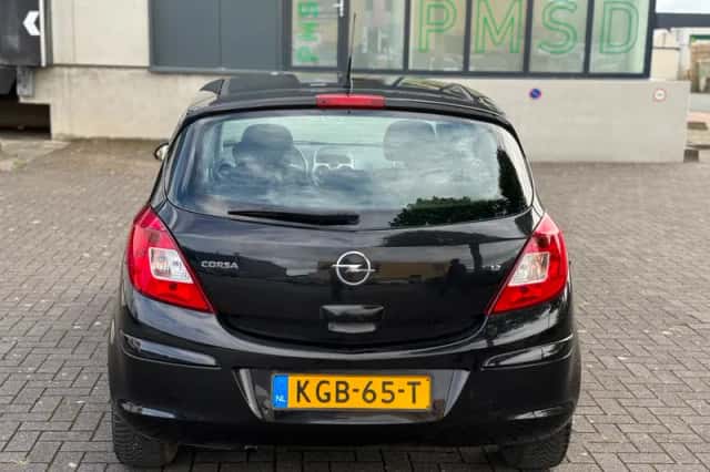 Opel Corsa (2008) thumbnail 5