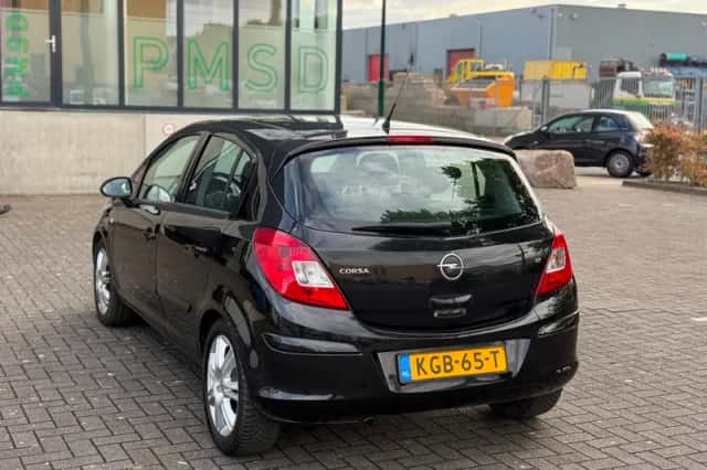 Opel Corsa (2008) thumbnail 6