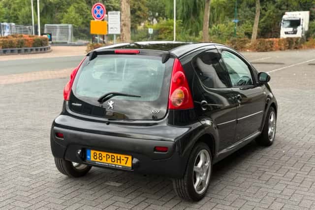 Peugeot 107 (2011) thumbnail 4