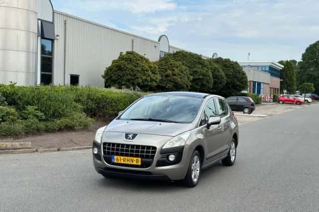 Peugeot 3008 (2011) thumbnail 1