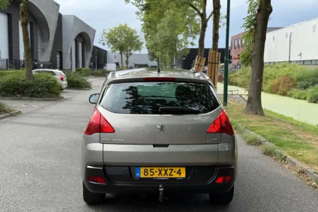 Peugeot 3008 (2011) thumbnail 5