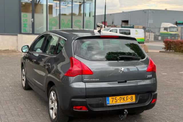 Peugeot 3008 (2011) thumbnail 6