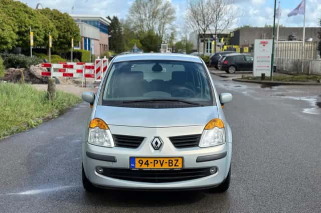 Renault Modus (2005) thumbnail 2