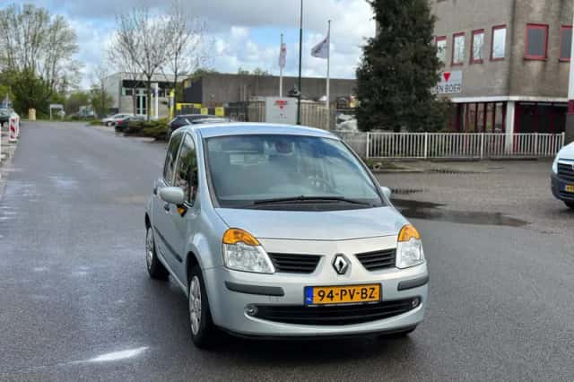 Renault Modus (2005) thumbnail 3