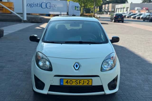 Renault Twingo (2011) thumbnail 2