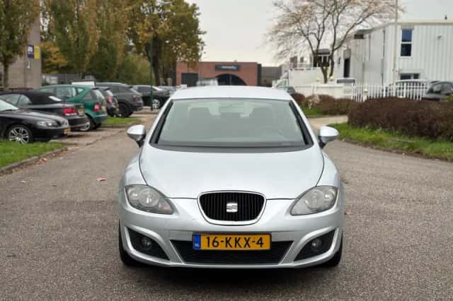 SEAT Leon (2010) thumbnail 2