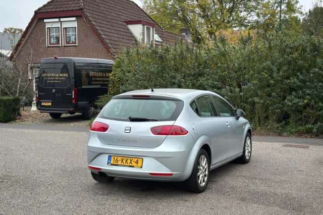 SEAT Leon (2010) thumbnail 4