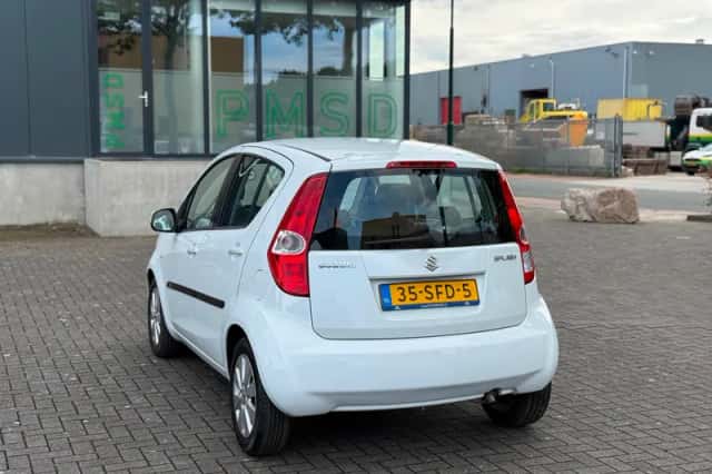 Suzuki Splash (2011) thumbnail 6