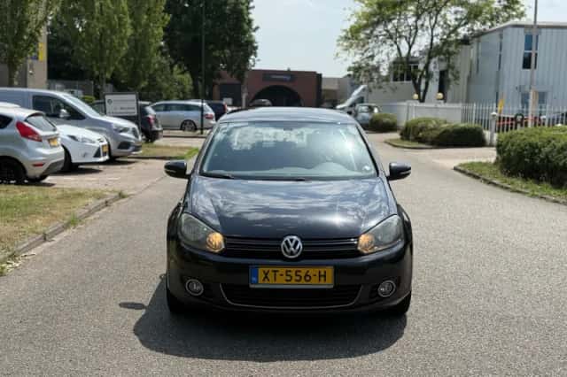 Volkswagen Golf (2009) thumbnail 2