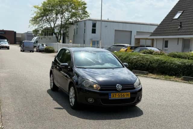 Volkswagen Golf (2009) thumbnail 3