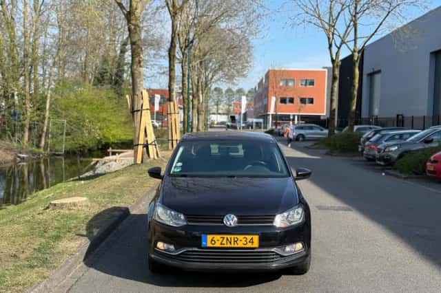 Volkswagen Polo (2014) thumbnail 2