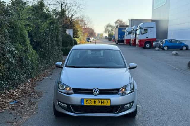 Volkswagen Polo (2010) thumbnail 2
