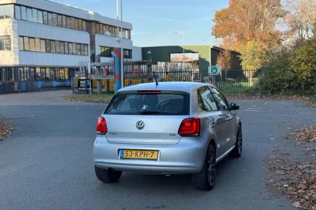 Volkswagen Polo (2010) thumbnail 4
