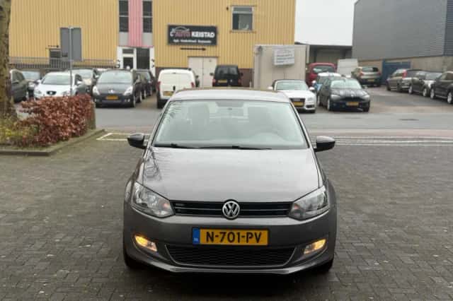 Volkswagen Polo (2011) thumbnail 2