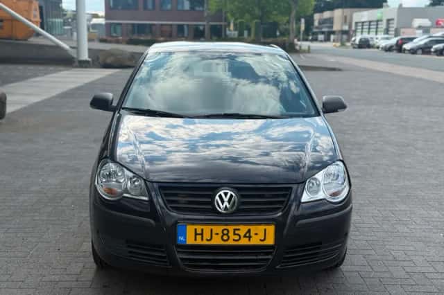 Volkswagen Polo (2005) thumbnail 2