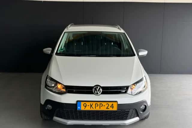 Volkswagen Polo (2013) thumbnail 2