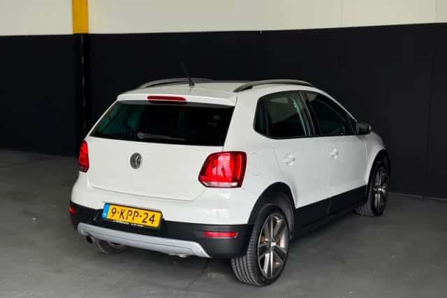 Volkswagen Polo (2013) thumbnail 4