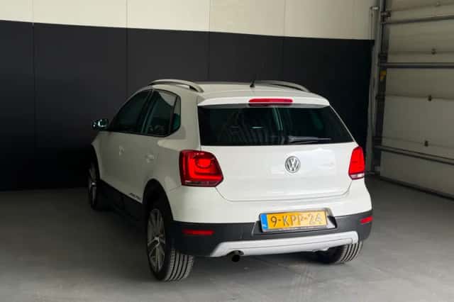 Volkswagen Polo (2013) thumbnail 6